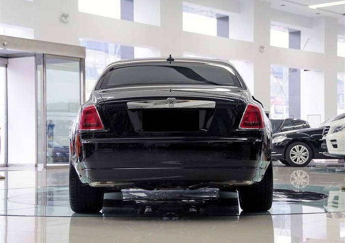 劳斯莱斯古思特限时降 极品豪车心动不已-图3