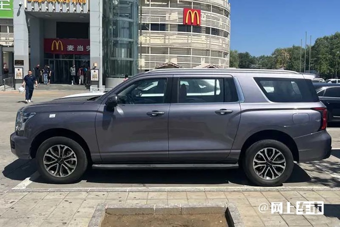 哈弗全新H5实车街拍8月上市 配坦克300同款排挡-图4