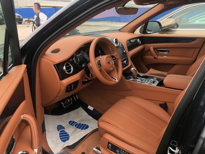 18款宾利添越 深度剖析4.0汽油参数配置-图5