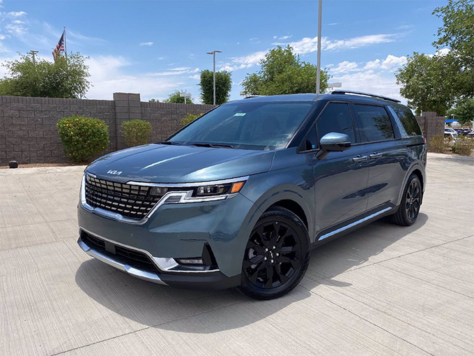 起亚全新嘉华实拍曝光搭2.0T引擎/比GL8更便宜-图1