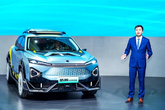 2023广州车展东风风神皓瀚太空电竞版亮相‘电竞大玩具’-图2