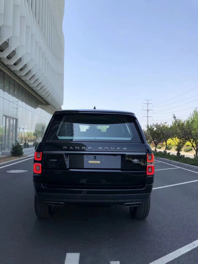 18款路虎揽胜行政版 进口越野车全网最低-图3