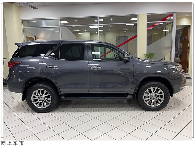 丰田普拉多兄弟车实拍搭2.8T/越野性能强悍-图3