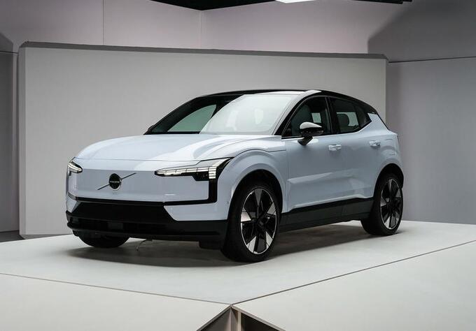 雷克萨斯LM竞品来了沃尔沃首款豪华纯电MPV EM90香港亮相-图3