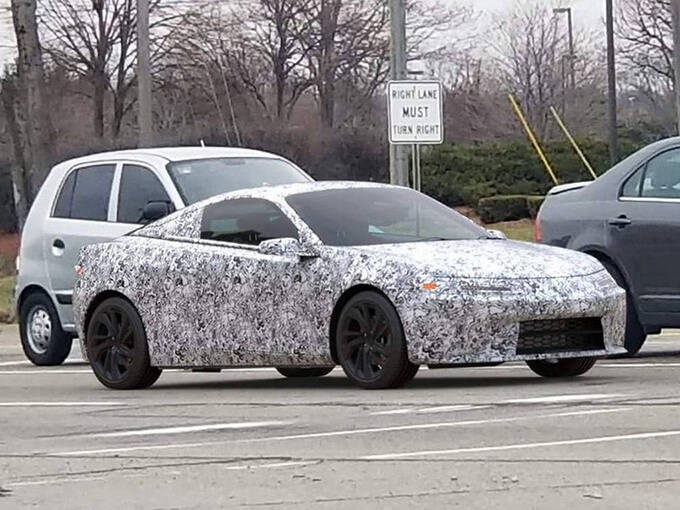 本田全新跑车谍照双门双座设计/比MX-5更运动-图1