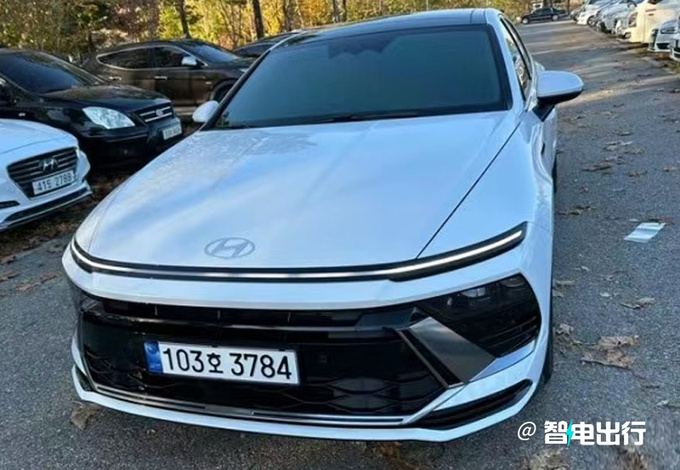 现代全新一代索纳塔实车街拍撞脸理想L8-图1