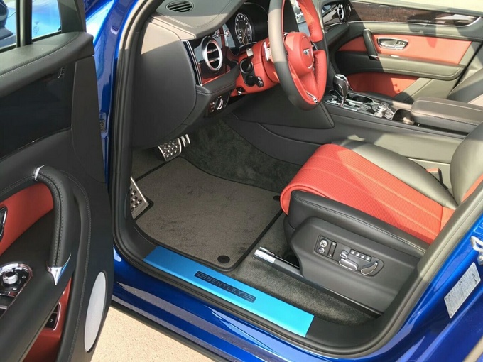 18款宾利添越汽油V8?亮片蓝SUV身份象征-图7