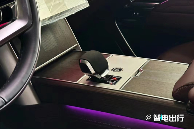 官涨X.X万路虎2024款揽胜XXX.XX万起售 配置升级-图5