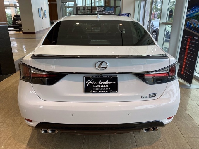 雷克萨斯GS F到店实拍搭5.0 V8引擎/性能媲美M3-图5