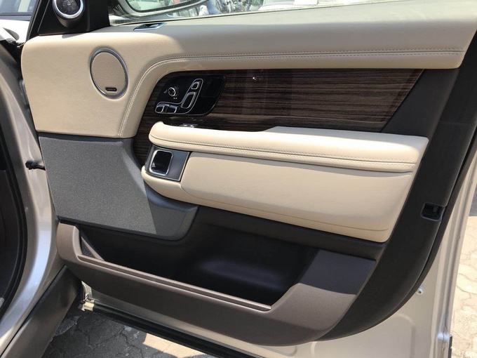 18款路虎揽胜行政 阿鲁巴金顶级四驱之王-图7