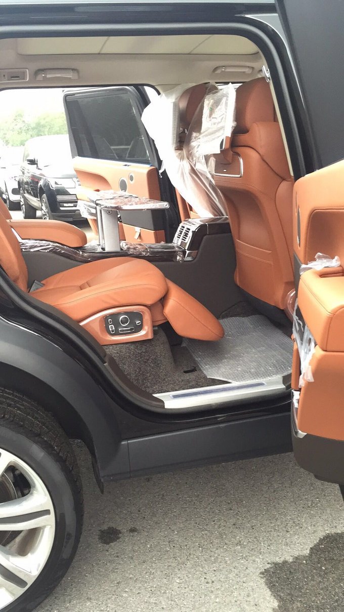 路虎揽胜巅峰创世 5.0加长版SUV气势磅礴-图7