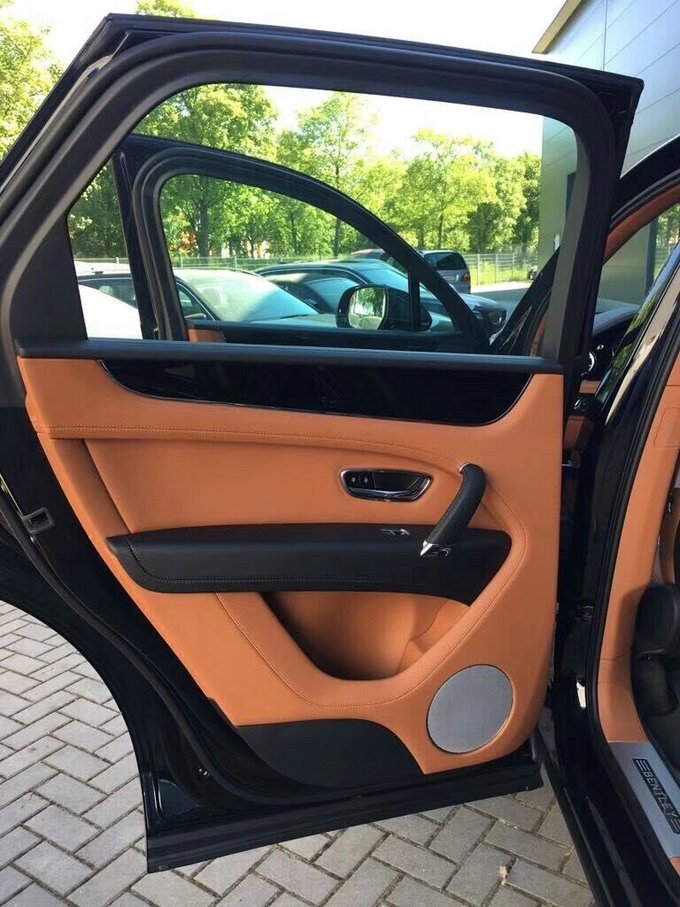 18款宾利添越4.0T汽油 帅气豪车平价直销-图8