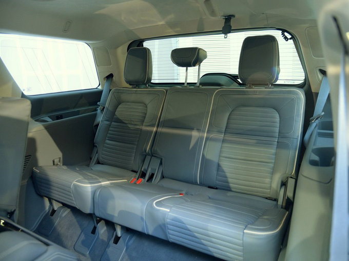 18林肯领航员豪华质感 狂野气息昭然若揭-图7