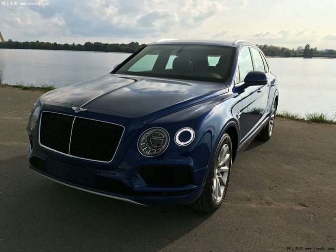 18款宾利添越汽油V8?亮片蓝SUV身份象征-图2