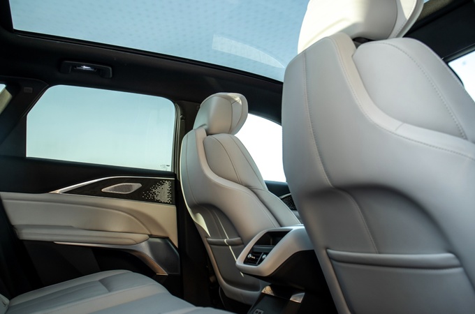 30万级豪华纯电SUV怎么选凯迪拉克IQ锐歌还是蔚来ES6-图13