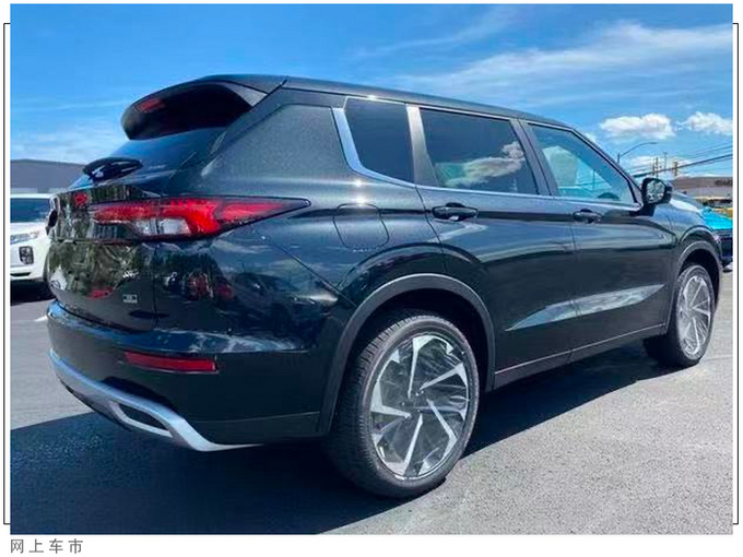 三菱全新欧蓝德实拍搭2.5L/内饰配置大幅提升-图3