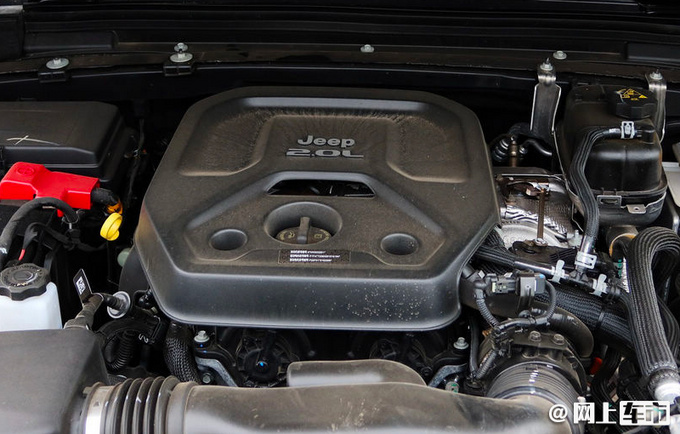 Jeep牧马人插混版52.49万起售 搭2.0T油耗低至2.4L-图8