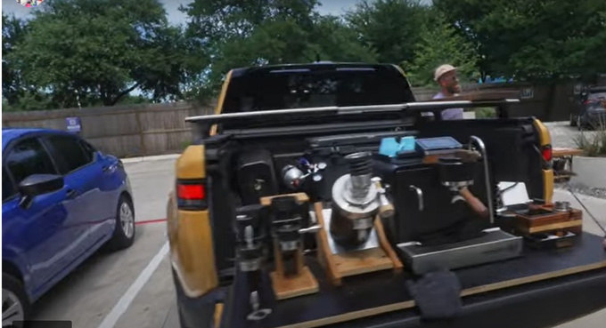 外放电很实用电动皮卡移动咖啡吧越来越受老外欢迎-图4