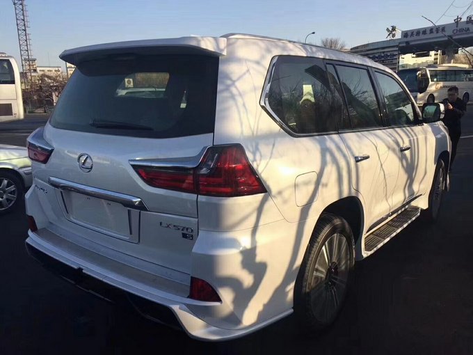18款雷克萨斯LX570 中东S运动限量版现车-图9