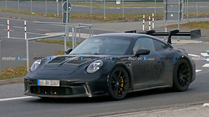 全新保时捷911gt3rs谍照曝光配备更大尺寸尾翼