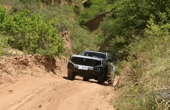 十大顶尖设计与配置长安猎手树立新能源皮卡标杆-图7