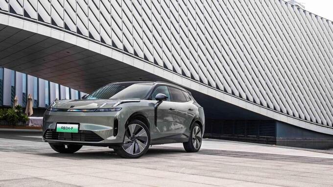 新老國貨之光間的對話聽星途瑤光C-DM與領克08 講故事-圖10