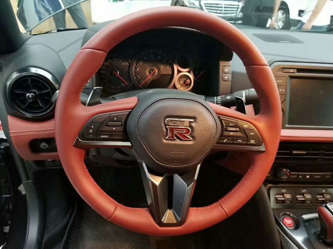18款加版日产GTR赛道超跑战神 565匹马力-图6