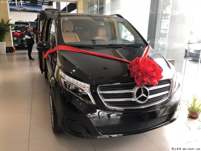 奔驰V260改装版 高档商务豪奢换装68.8万-图1