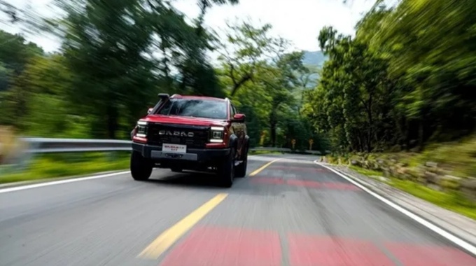 高性能才是王道推荐三款高人气越野皮卡配置都很硬核-图2