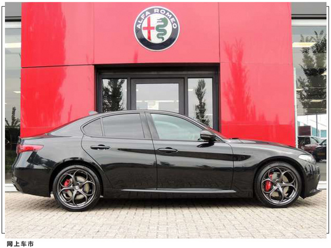 阿尔法罗密欧Giulia实拍搭2.0T/配倒三角格栅-图2