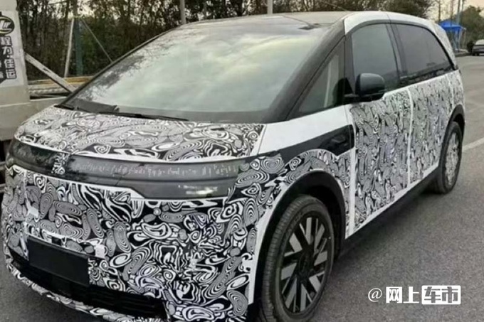 极氪全新MPV街拍曝光6月投产 年产10万辆-图1
