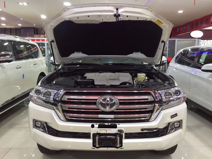 2018款丰田酷路泽4600 八气囊V8底挂绞盘-图2