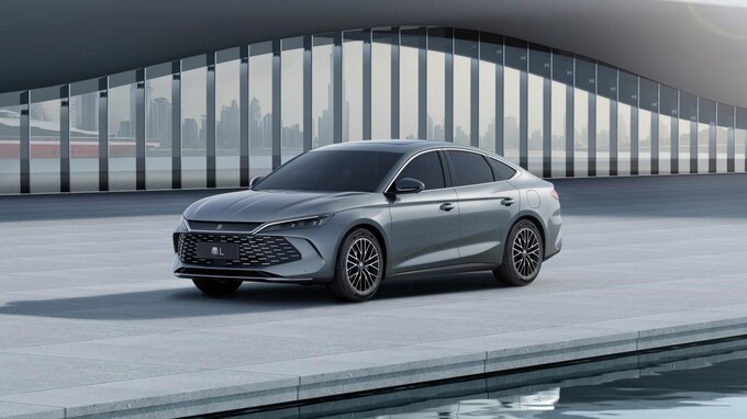 12万起秦L龙颜进化惊艳来袭或成凯美瑞最强劲敌-图2