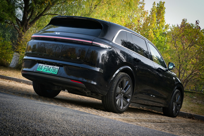 《豪华180》理想L7「冰箱彩电大沙发」存在即合理-图5