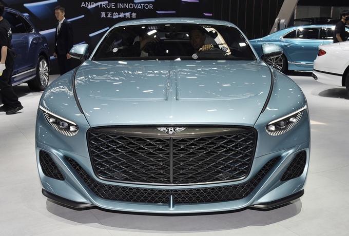 2024粤港澳车展宾利Batur车型首度于华南公开亮相-图2