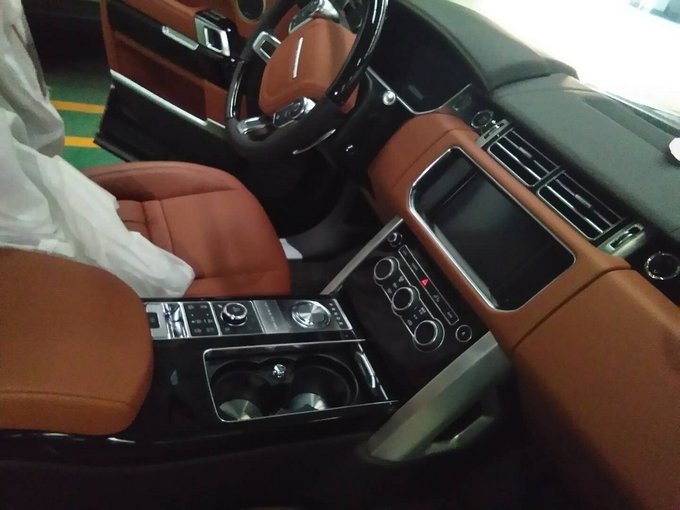 路虎揽胜巅峰创世 5.0加长版SUV气势磅礴-图5