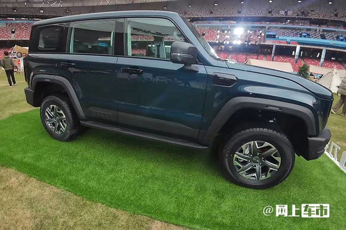 北京新BJ40三天后上市销售环塔冠军版卖22.98万-图2