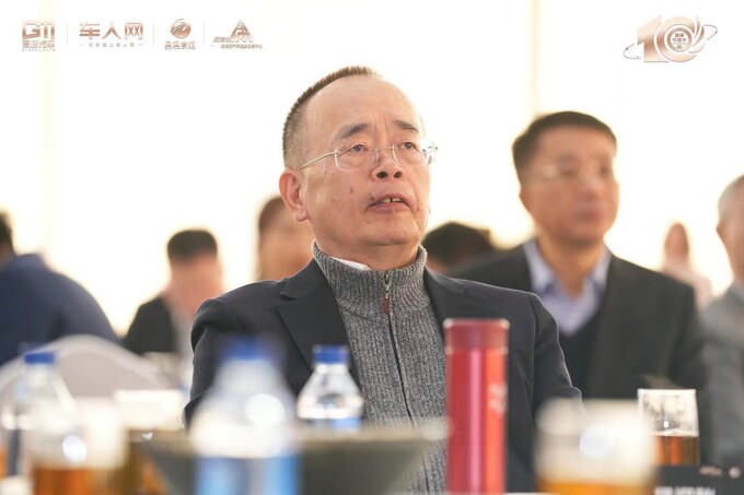 三轮激烈角逐阿维塔12荣获荣膺寰球汽车年度车大奖-图2