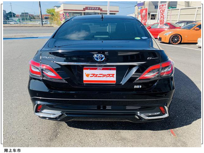 丰田皇冠实拍曝光前脸配大尺寸格栅/搭混合动力-图4