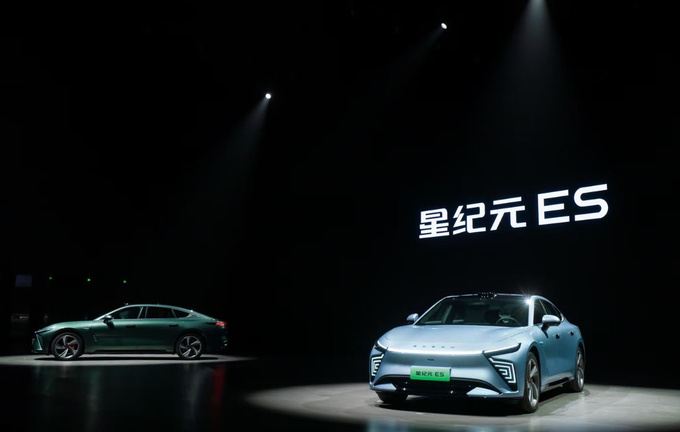 最高续航905km 3.7s破百 标配空气悬架 星纪元ES比预售降2万上市-图5
