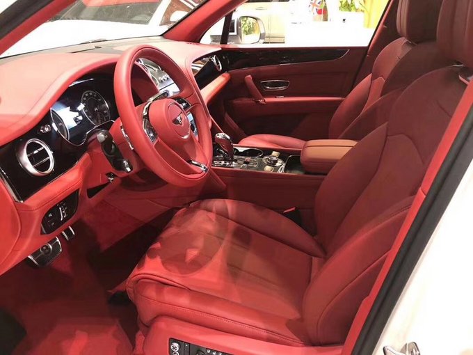 18宾利添越4.0 八缸柴油比飞驰价格优惠-图9