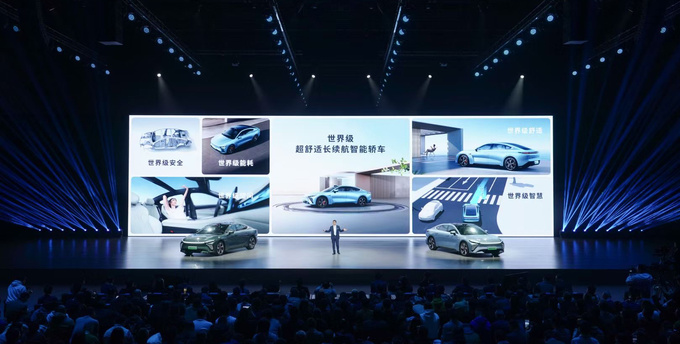 最高续航905km 3.7s破百 标配空气悬架 星纪元ES比预售降2万上市-图6