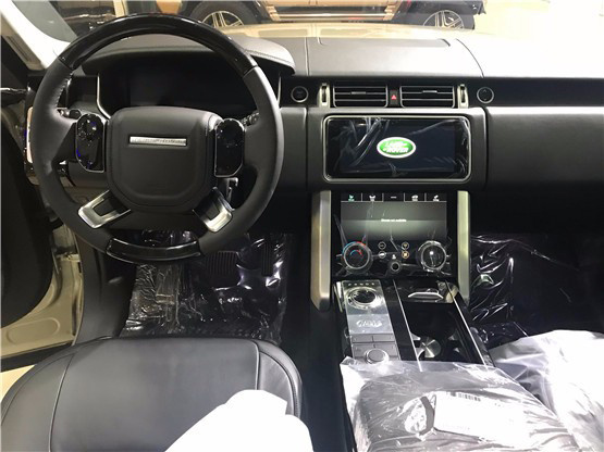 18款路虎揽胜行政版 3.0奢华SUV英伦风格-图4