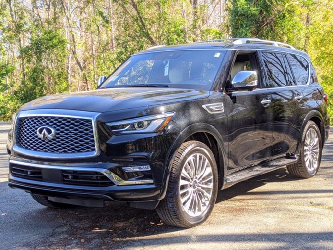 英菲尼迪qx80实拍 搭5.6l v8 /外观造型方正_海外车讯