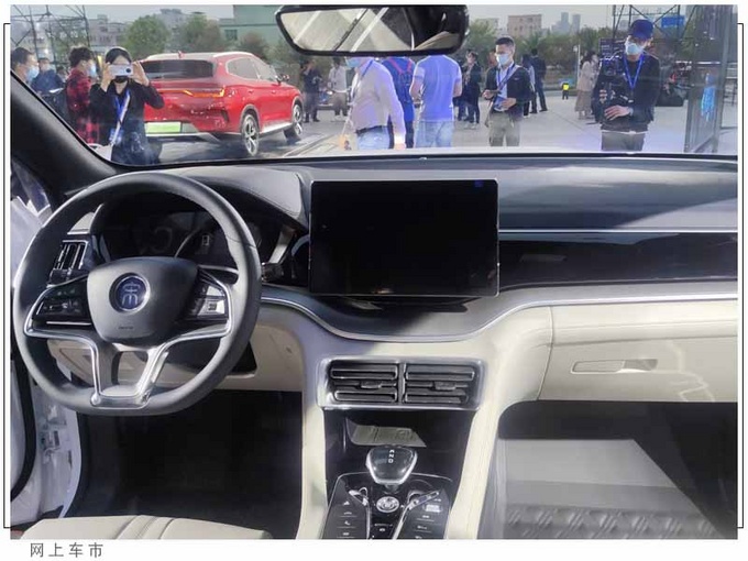 比亚迪宋PLUS DM-i 14.68万起售 比RAV4混动还省油-图6