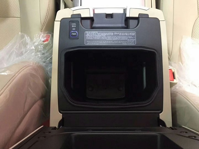 18款丰田酷路泽5700 VXR限量版威名远扬-图4