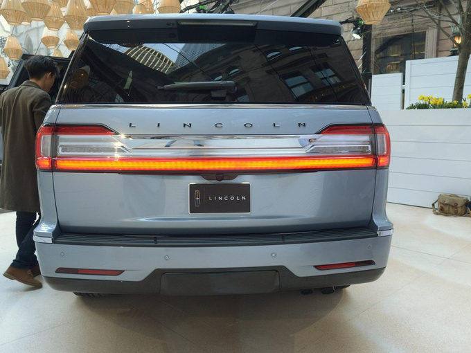 18款林肯领航员豪配加长版 热销车别错过-图9
