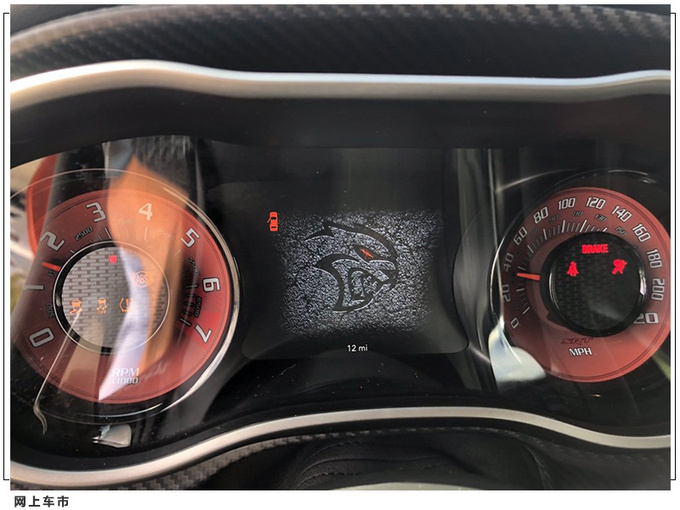 道奇最强挑战者实车街拍 搭6.2L V8/零百3.7秒-图8