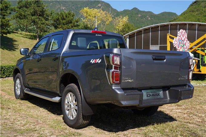 2023款D-MAX正式上市售价来到13万级三大件品质优异-图4