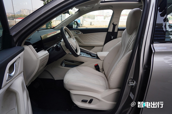 全面降價榮威D5X混動售xx.xx萬起 續航1300km-圖11